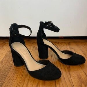 LC Lauren Conrad Black Block Heel Pumps